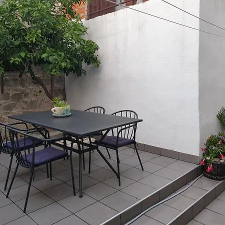 Gæstehus Lemon Tree Donji Seget